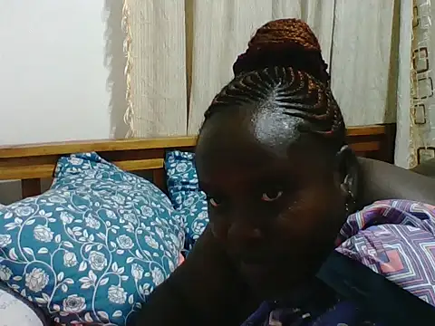 Snapshot of Hotwife8 chatting on 01-18-26, 05:28 Hotwife8 online show from 01-18-26, 05:28