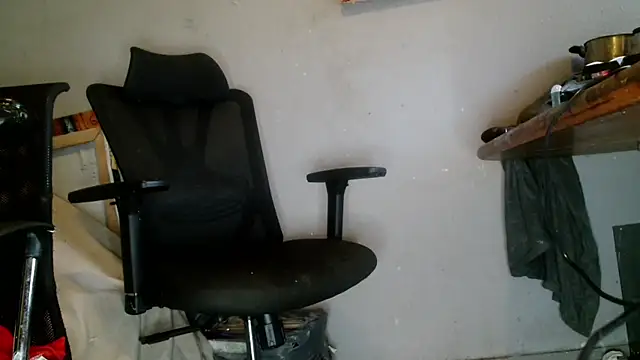 Snapshot of Gigadickman chatting on 01-01-25, 02:42 Gigadickman online show from 01-01-25, 02:42