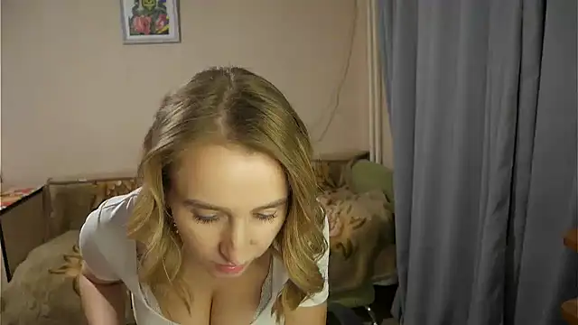 Snapshot of Sophiloren chatting on 01-26-25, 05:44 Sophiloren online show from 01-26-25, 05:44