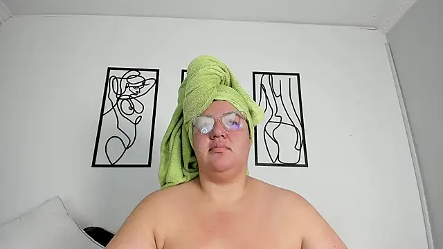 RubyPirsso18 online show from 12-01-25, 08:25