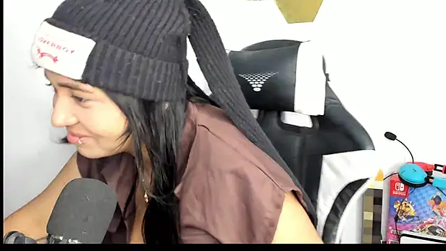 HelueHorny13 online show from 12-27-24, 05:42