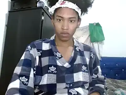 Snapshot of miriam775 chatting on 12-10-24, 12:49 miriam775 online show from 12-10-24, 12:49