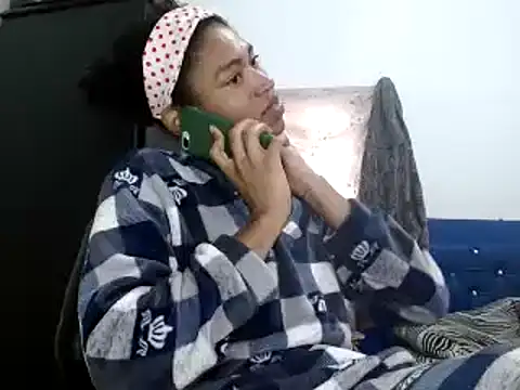 Snapshot of miriam775 chatting on 12-21-24, 01:42 miriam775 online show from 12-21-24, 01:42