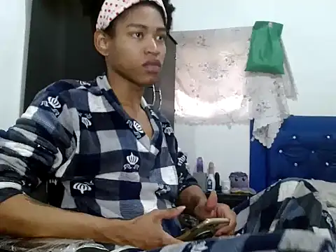 Snapshot of miriam775 chatting on 12-26-24, 12:38 miriam775 online show from 12-26-24, 12:38