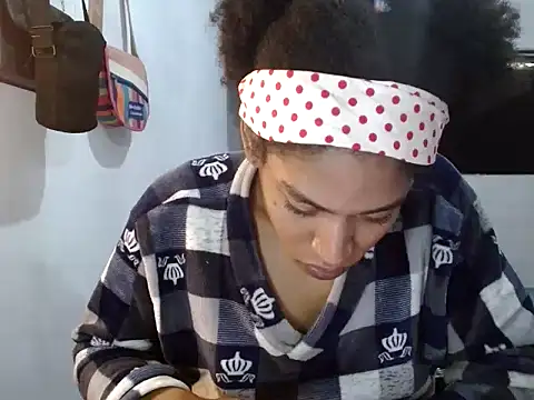 Snapshot of miriam775 chatting on 12-27-24, 02:01 miriam775 online show from 12-27-24, 02:01