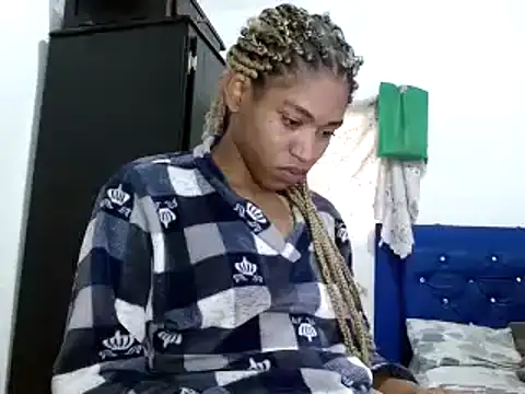 Snapshot of miriam775 chatting on 01-08-25, 12:26 miriam775 online show from 01-08-25, 12:26