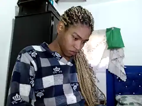 Snapshot of miriam775 chatting on 01-11-25, 12:40 miriam775 online show from 01-11-25, 12:40