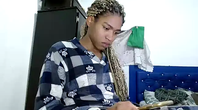 Snapshot of miriam775 chatting on 01-13-25, 11:30 miriam775 online show from 01-13-25, 11:30