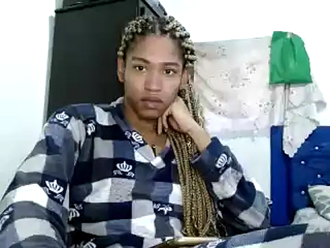 Snapshot of miriam775 chatting on 01-14-25, 11:42 miriam775 online show from 01-14-25, 11:42