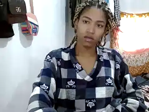 Snapshot of miriam775 chatting on 01-21-25, 01:11 miriam775 online show from 01-21-25, 01:11