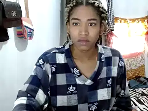 Snapshot of miriam775 chatting on 01-22-25, 12:17 miriam775 online show from 01-22-25, 12:17