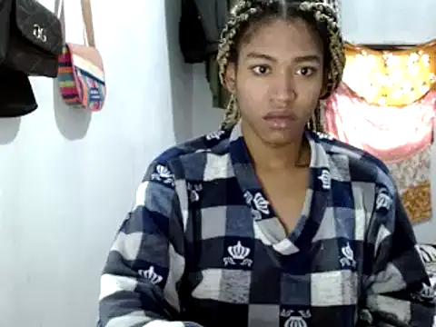 Snapshot of miriam775 chatting on 02-06-25, 12:26 miriam775 online show from 02-06-25, 12:26