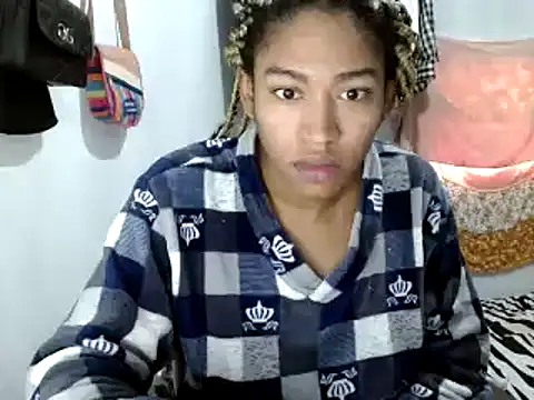 Snapshot of miriam775 chatting on 02-09-25, 01:14 miriam775 online show from 02-09-25, 01:14