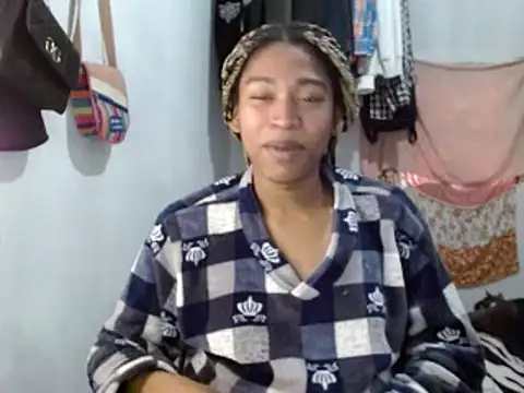 Snapshot of miriam775 chatting on 02-14-25, 03:15 miriam775 online show from 02-14-25, 03:15