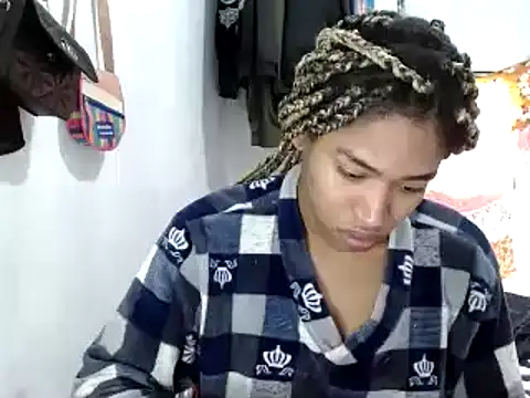 Snapshot of miriam775 chatting on 02-16-25, 02:54 miriam775 online show from 02-16-25, 02:54