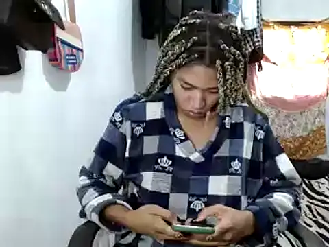 Snapshot of miriam775 chatting on 02-17-25, 12:59 miriam775 online show from 02-17-25, 12:59