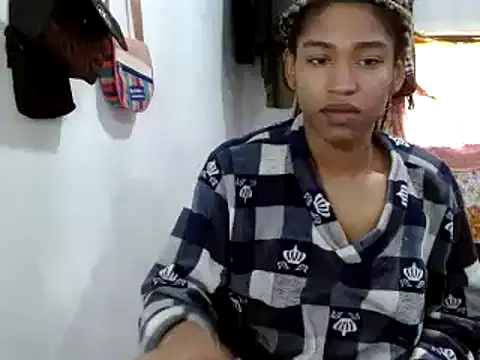 Snapshot of miriam775 chatting on 02-18-25, 03:10 miriam775 online show from 02-18-25, 03:10