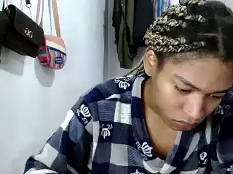 Snapshot of miriam775 chatting on 02-22-25, 01:02 miriam775 online show from 02-22-25, 01:02