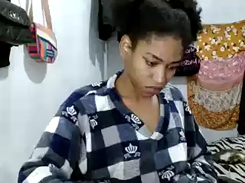 Snapshot of miriam775 chatting on 03-13-25, 11:19 miriam775 online show from 03-13-25, 11:19