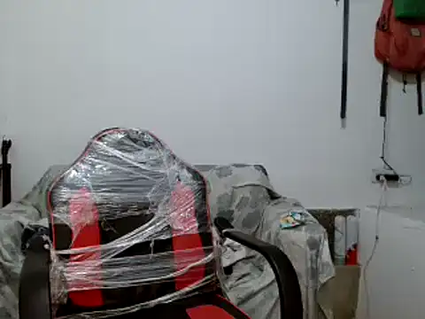 Snapshot of miriam775 chatting on 09-11-25, 05:51 miriam775 online show from 09-11-25, 05:51