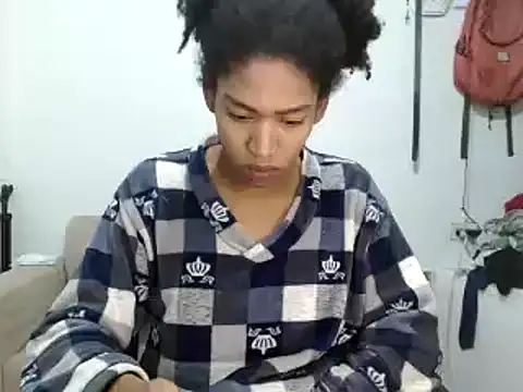 Snapshot of miriam775 chatting on 09-13-25, 10:37 miriam775 online show from 09-13-25, 10:37