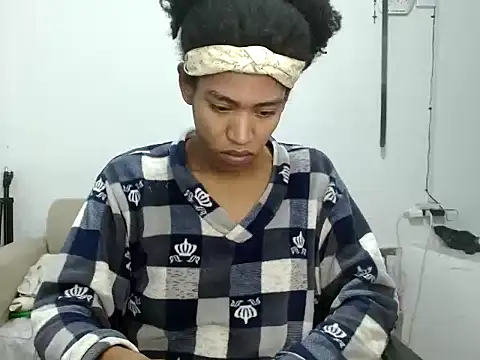 Snapshot of miriam775 chatting on 09-23-25, 10:40 miriam775 online show from 09-23-25, 10:40