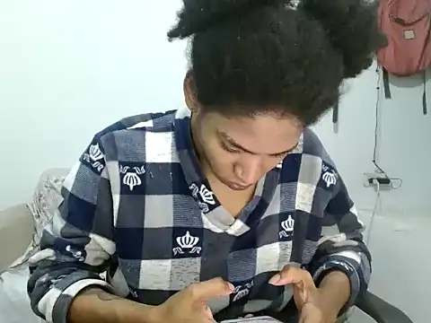 Snapshot of miriam775 chatting on 09-27-25, 11:15 miriam775 online show from 09-27-25, 11:15