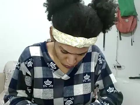 Snapshot of miriam775 chatting on 09-28-25, 07:47 miriam775 online show from 09-28-25, 07:47