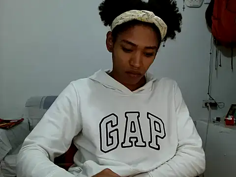 Snapshot of miriam775 chatting on 10-02-25, 03:57 miriam775 online show from 10-02-25, 03:57