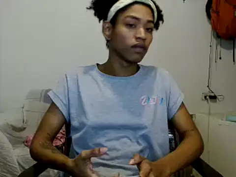 Snapshot of miriam775 chatting on 10-02-25, 05:20 miriam775 online show from 10-02-25, 05:20