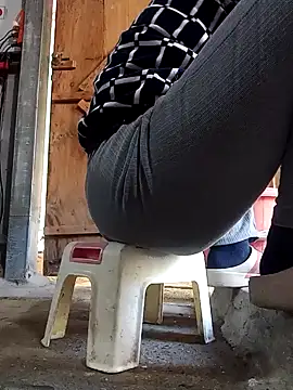 JasminePham online show from 01-12-25, 01:53