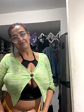 Snapshot of anastasia_and_jordan chatting on 01-14-26, 09:37 anastasia and jordan online show from 01-14-26, 09:37