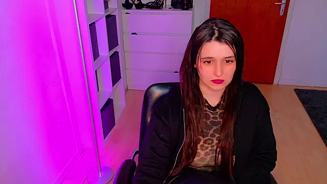 jenna-sxy19 online show from 03-18-25, 05:21