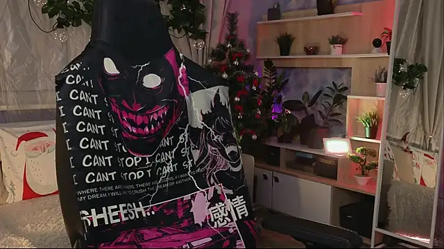 Snapshot of KiraLiLime chatting on 02-21-25, 05:31 KiraLiLime online show from 02-21-25, 05:31