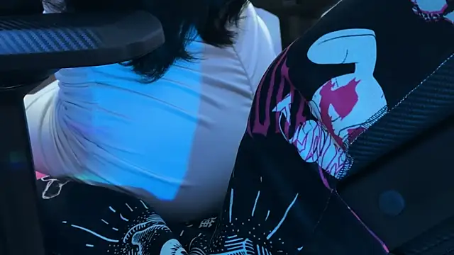 Snapshot of KiraLiLime chatting on 02-26-25, 12:47 KiraLiLime online show from 02-26-25, 12:47