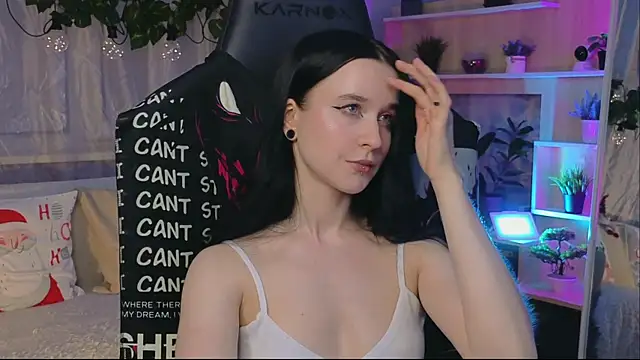 Snapshot of KiraLiLime chatting on 02-26-25, 07:27 KiraLiLime online show from 02-26-25, 07:27