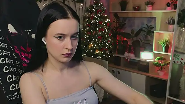 Snapshot of KiraLiLime chatting on 03-05-25, 09:26 KiraLiLime online show from 03-05-25, 09:26