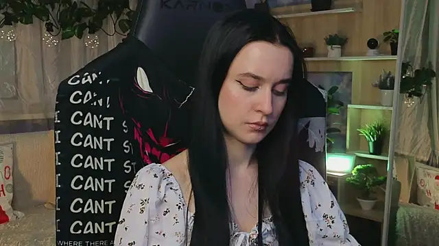 Snapshot of KiraLiLime chatting on 03-08-25, 10:02 KiraLiLime online show from 03-08-25, 10:02