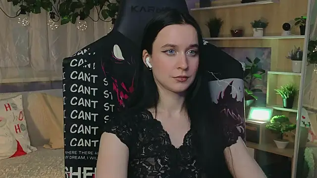 Snapshot of KiraLiLime chatting on 03-09-25, 09:36 KiraLiLime online show from 03-09-25, 09:36