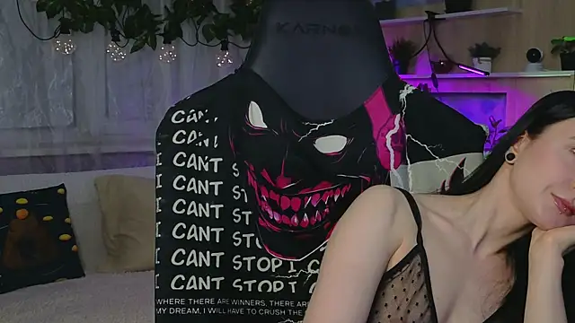 Snapshot of KiraLiLime chatting on 03-19-25, 06:12 KiraLiLime online show from 03-19-25, 06:12