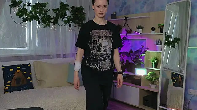 Snapshot of KiraLiLime chatting on 03-20-25, 02:53 KiraLiLime online show from 03-20-25, 02:53