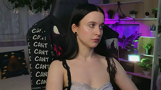 Snapshot of KiraLiLime chatting on 03-21-25, 07:13 KiraLiLime online show from 03-21-25, 07:13