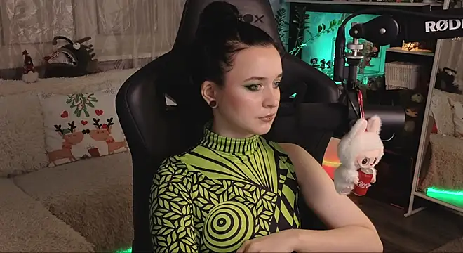 Snapshot of KiraLiLime chatting on 01-05-26, 07:17 KiraLiLime online show from 01-05-26, 07:17