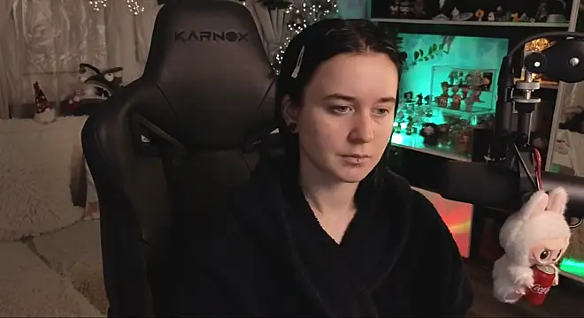 Snapshot of KiraLiLime chatting on 01-09-26, 09:05 KiraLiLime online show from 01-09-26, 09:05