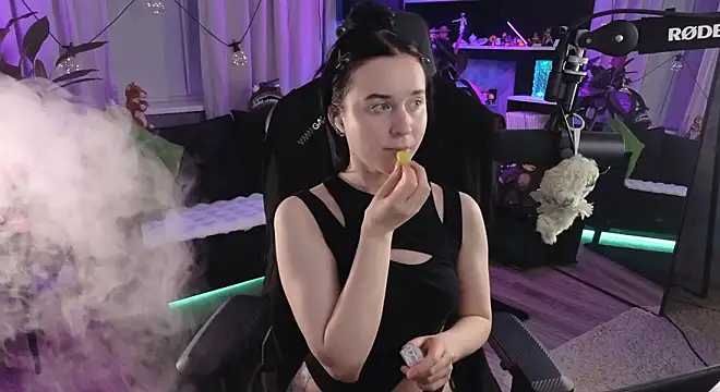 KiraLiLime online show from 03-21-26, 06:44