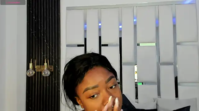 Snapshot of mia_schwarz chatting on 12-14-24, 12:23 mia schwarz online show from 12-14-24, 12:23