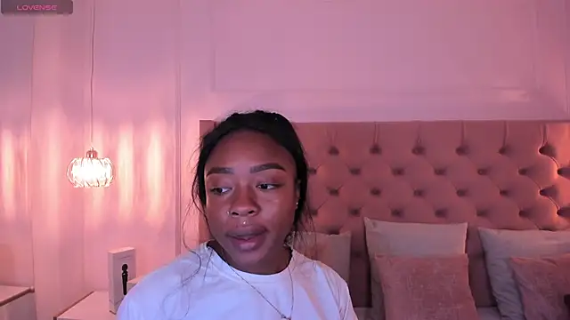 Snapshot of mia_schwarz chatting on 01-14-25, 09:30 mia schwarz online show from 01-14-25, 09:30