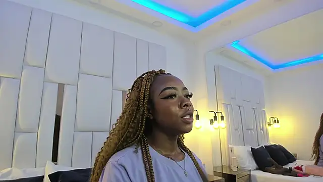 Snapshot of mia_schwarz chatting on 02-02-25, 07:57 mia schwarz online show from 02-02-25, 07:57