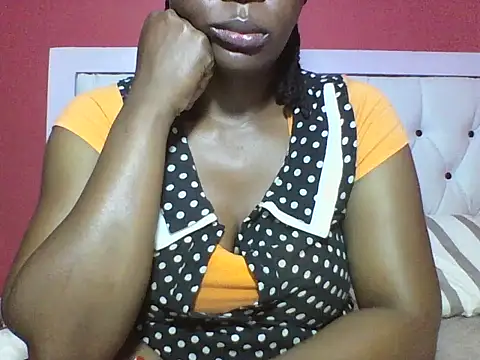 Snapshot of Sweet-piie chatting on 12-15-25, 08:13 Sweet-piie online show from 12-15-25, 08:13