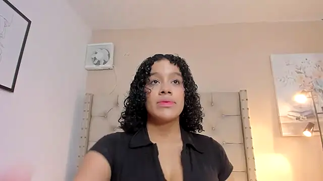 Snapshot of vanesasexyhot21 chatting on 10-06-25, 02:42 vanesasexyhot21 online show from 10-06-25, 02:42